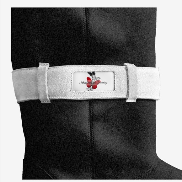 Statuesk Black and White Winter Boots - Picture 2 of 6